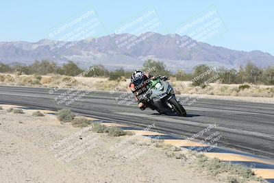 media/Dec-04-2025-Racers Edge (Thu) [[5ebc9f124d]]/3-B Group/3-Session 2 (Turn 7 Inside)/